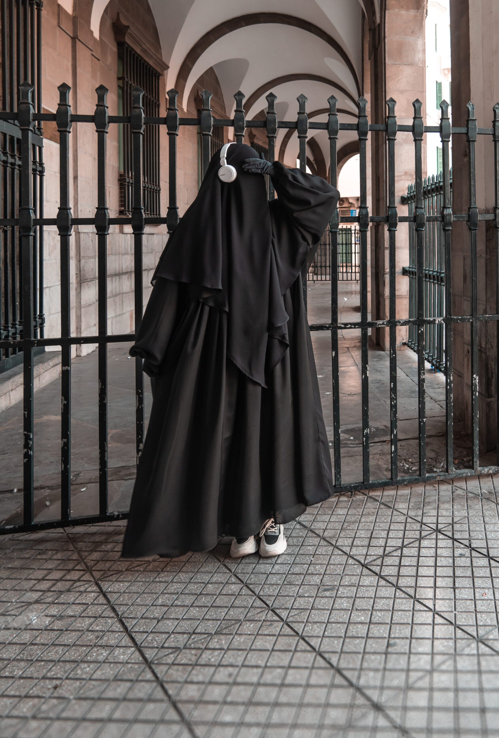 Abaya Russia Nidha