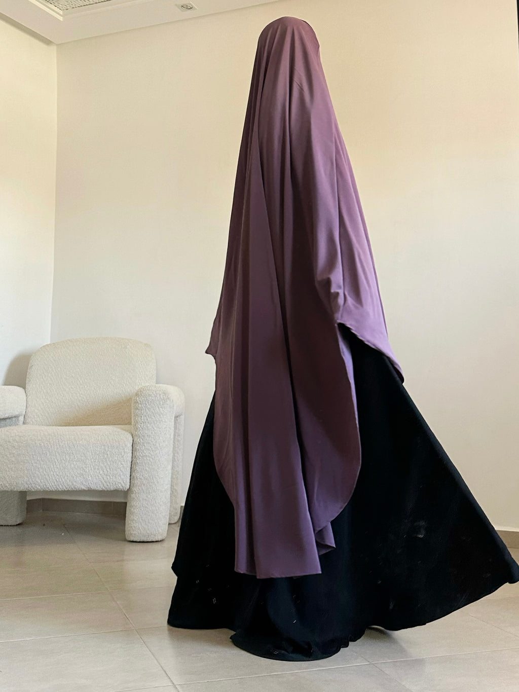 خمار كبير جداً من حرير المدينة