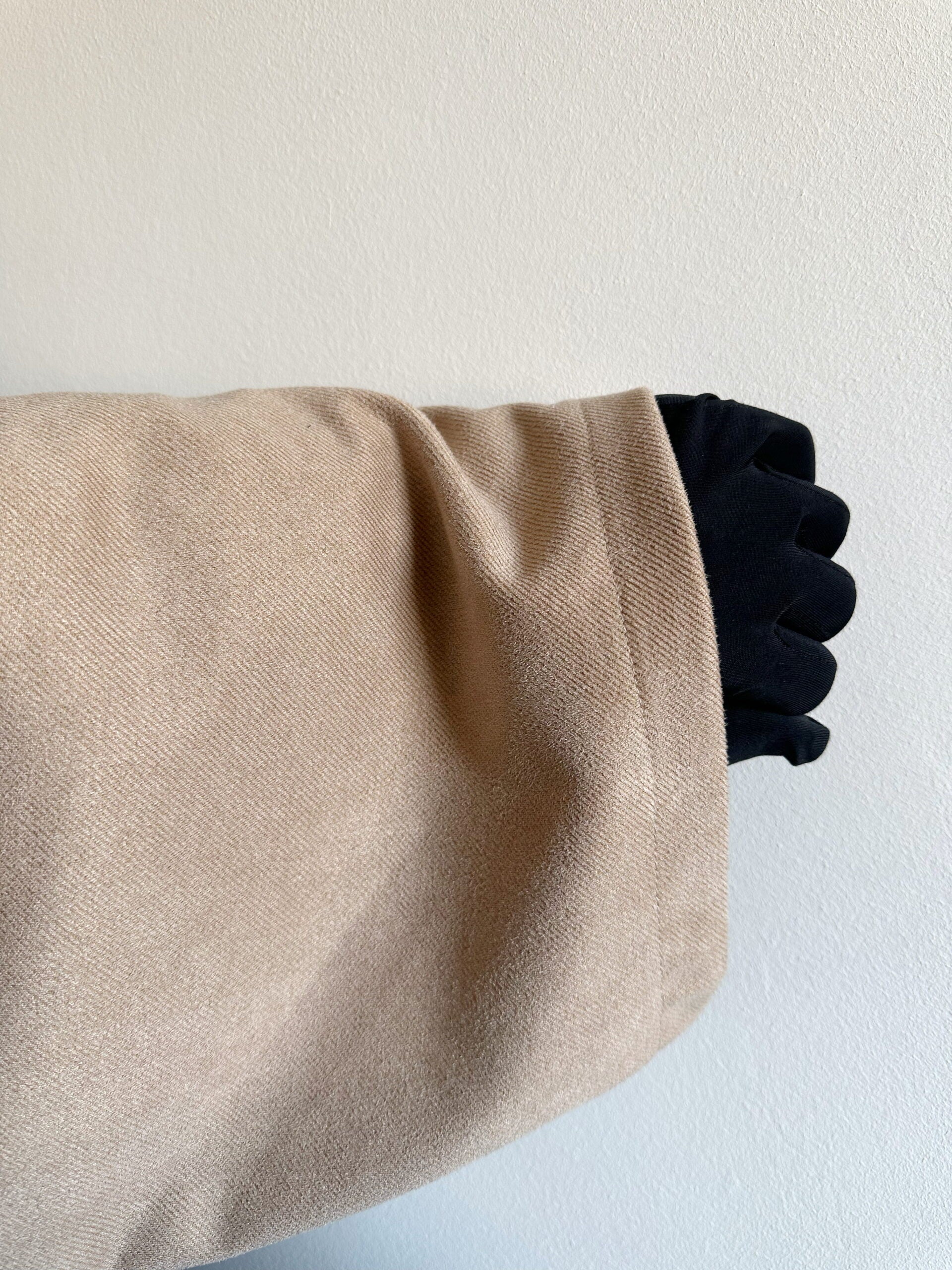 THE LINE SET – Abaya 2 pièces en daim côtelé
