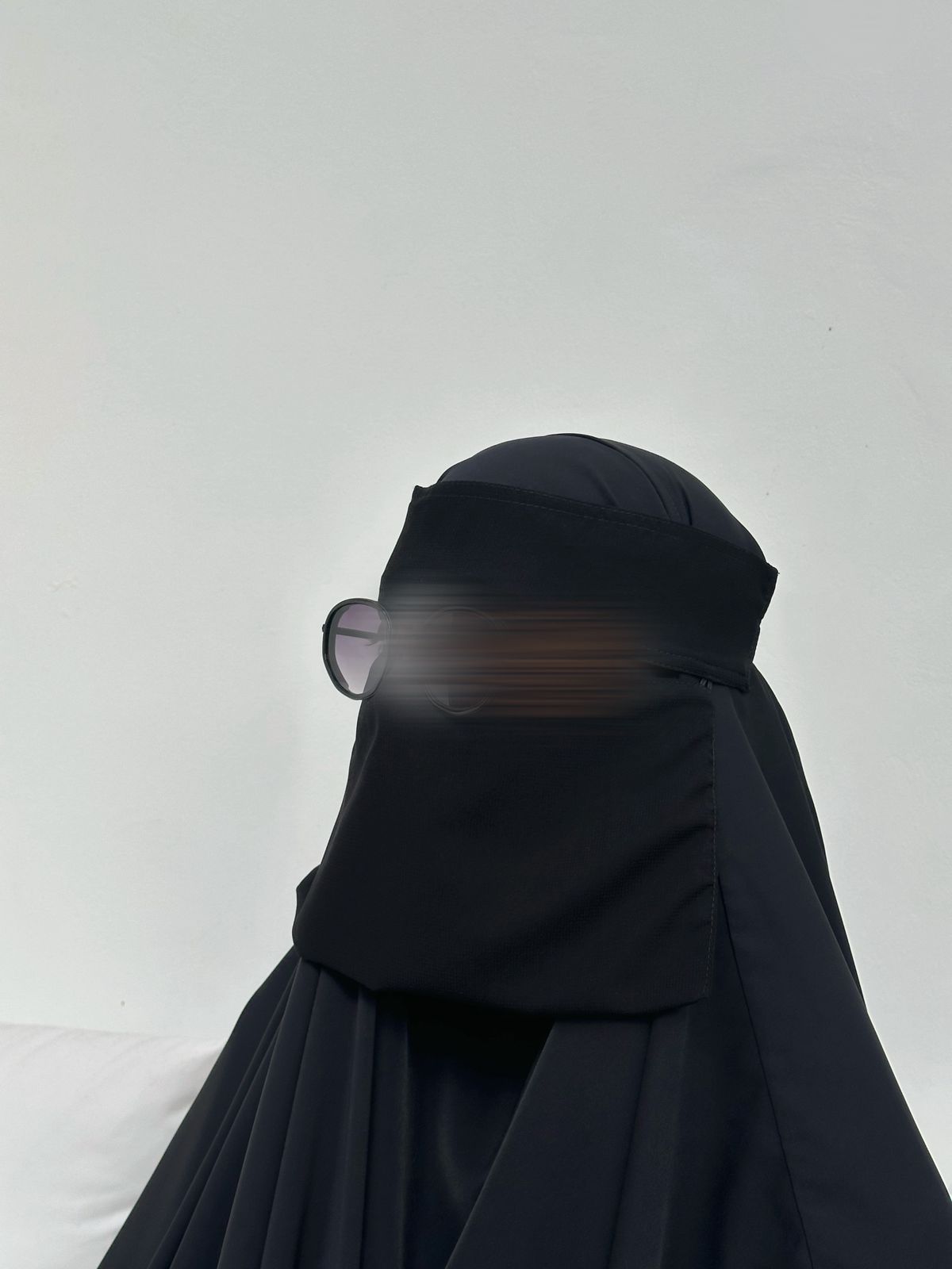 Half Niqab Signature