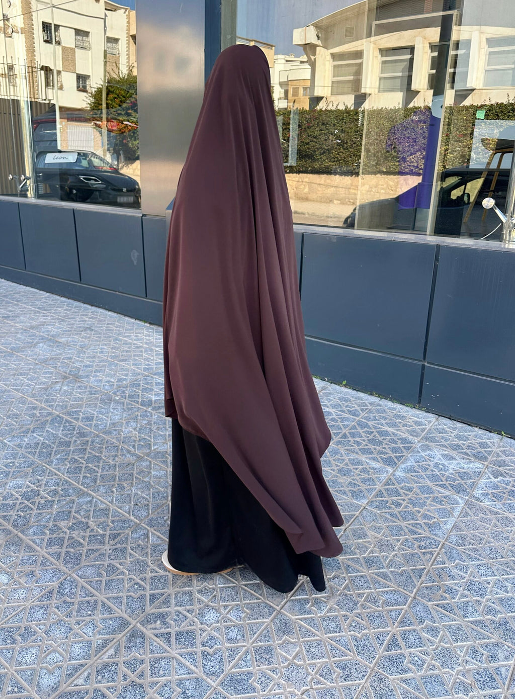 خمار كبير جداً من حرير المدينة