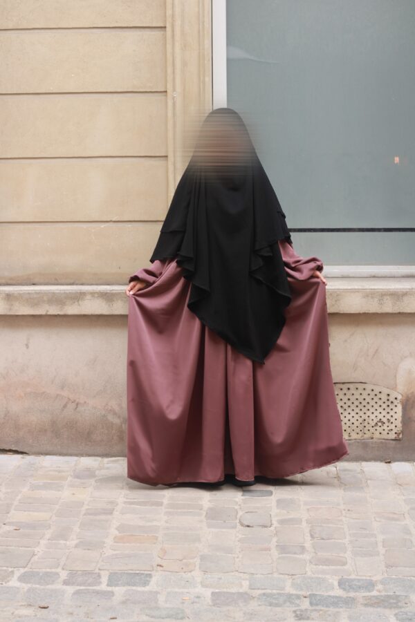 Abaya Russia Nidha Taupe Rosé & Khimar Flowy 2 Voiles Noir Dar Al Iman